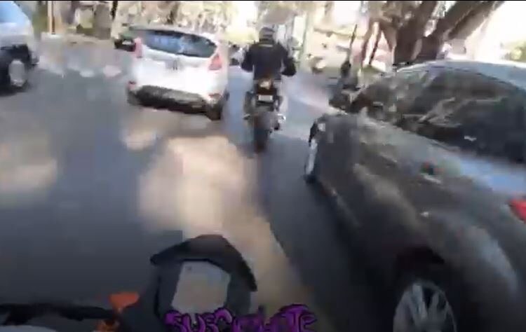 [Video] Buenos Aires: inhabilitan a un motociclista temerario