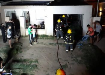 Las Rosas: Incendio en una vivienda durante la noche del lunes