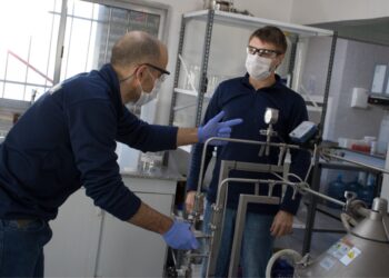 Nova produjo un producto clave para el diagnóstico rápido de Covid-19