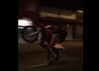 [VIDEO] Mar del Plata: Inhabilitan a motociclista que realizaba “willis” a alta velocidad