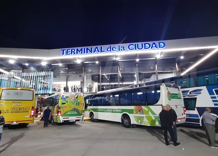 Vuelven los servicios de transporte automotor y ferroviario interurbano de pasajeros