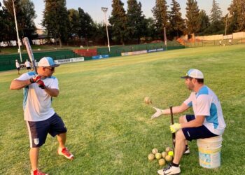 Sóftbol: Argentina se entrena y piensa en la defensa del título