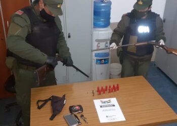 Rosario: Gendarmería detuvo a tres personas que dispararon contra una vivienda