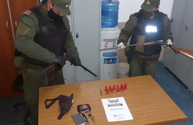 Rosario: Gendarmería detuvo a tres personas que dispararon contra una vivienda