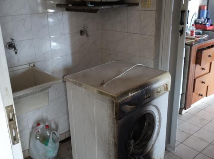 Montes de Oca: Incendio de calefón a gas propagó hacia un lavarropas