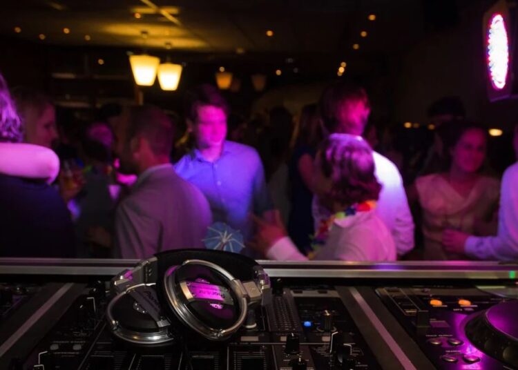 Correa: Fueron demoradas 61 personas que se encontraban en una fiesta clandestina