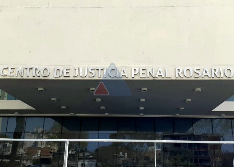 Rosario: Condenaron a una mujer y dos hombres a 3 años de prisión por fabricar y falsificar licencias de conducir