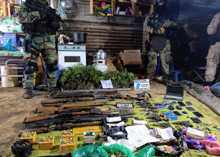 Megaoperativo en Santa Fe: Prefectura desbarató una banda que vendía droga