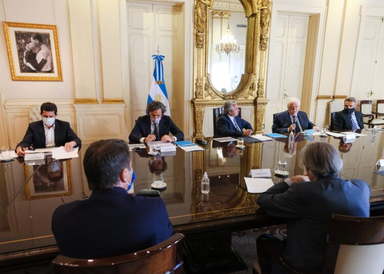 El ministro de Salud presentó al Presidente de la Nación el Plan Operativo de Vacunación contra el SARS-CoV-2