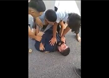 Córdoba: Jóvenes atacan a policía porque el uniformado dio la orden de detener su vehículo