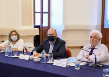 Perotti y González García se reunieron en Santa Fe para avanzar en la campaña de vacunación COVID