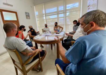 Clases presenciales: «Padres Organizados Cañada de Gómez» se reunieron con Clerici