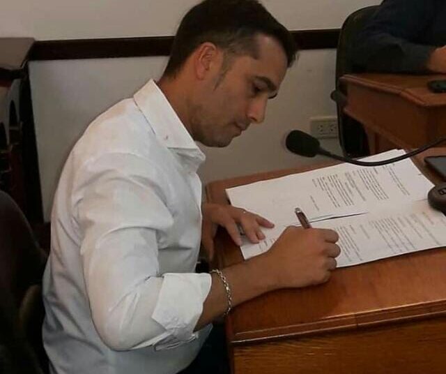 Ediles opositores pidieron informes a la intendenta Clerici sobre la renuncia de ex subsecretario de Servicios Públicos