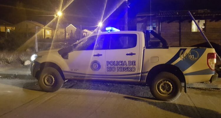 Río Negro: Dos detenidos luego de provocar un accidente e intentar agredir a efectivos policiales