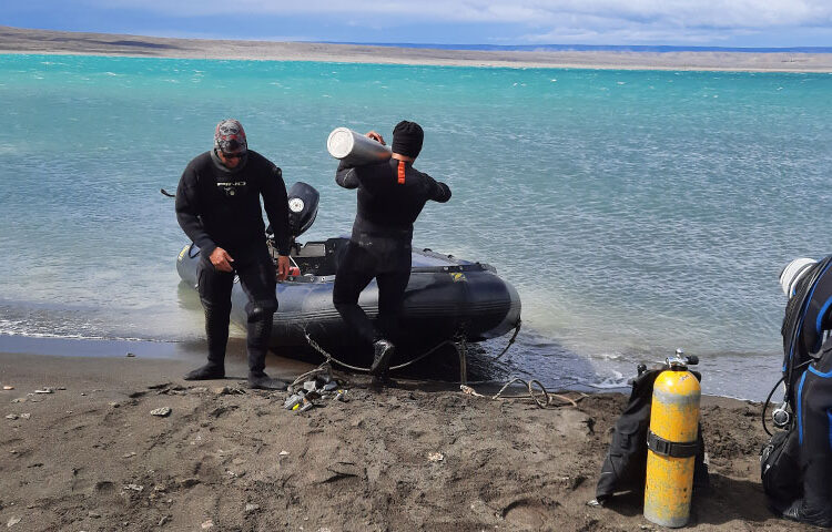 Hallaron el cuerpo del kayakista en el lago Cardiel