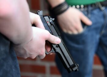 Cañada de Gómez: Dispararon a una menor de 14 años tras llamar a la puerta de su casa