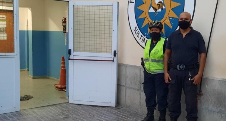 Dos Bicipolicías encontraron 150 mil pesos y lo devolvieron a su dueño