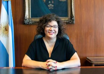 La ministra Vizzotti recibió la primera dosis de vacuna contra el COVID-19