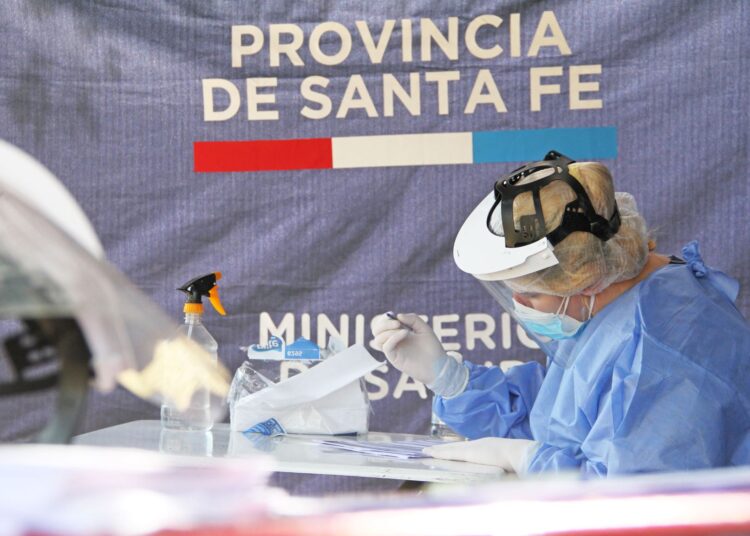 Covid-19: El gobierno provincial lanza puestos fijos de hisopado en Rosario
