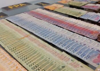 Morteros: al ver a la FPA, arrojó más de 300 mil pesos por la ventana del segundo piso 6 detenidos