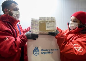 El gobierno nacional distribuyó hoy 811.100 AstraZeneca y ya se repartieron más de 19 millones de dosis en todo el país