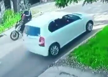 Motochorros alearon a un policía de la ciudad de Buenos Aires