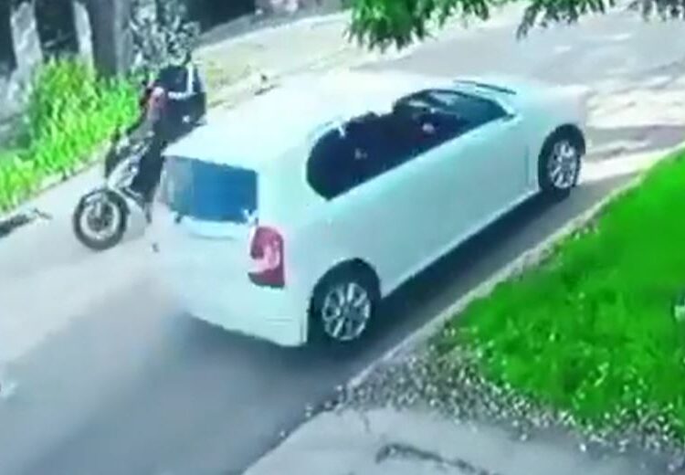 Motochorros alearon a un policía de la ciudad de Buenos Aires