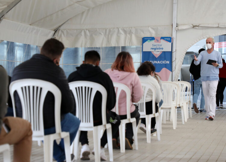 La provincia de Santa Fe amplió la capacidad de los vacunatorios