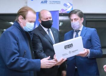 Plan Federal Juana Manso: Las escuelas santafesinas recibirán más de 37 mil netbooks