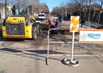 Aguas Santafesinas renueva la red colectora en un sector de la ciudad