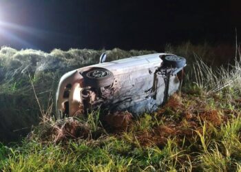 Arequito: Perdió el control del vehículo y cayó en una cuneta