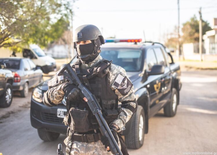 Jesús María: Detuvieron a un joven que se trasladaba con cocaína en un colectivo desde Córdoba