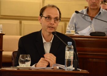 ES LEY: La suspensión por un año de la instalación de ferias multipuntos en todo santa fe