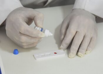 El gobierno santafesino adhirió al procedimiento para el reporte del uso y la notificación del resultado de los autotest