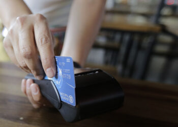 La AFIP optimiza la información que recibe de bancos sobre movimientos en cuentas y consumos con tarjetas