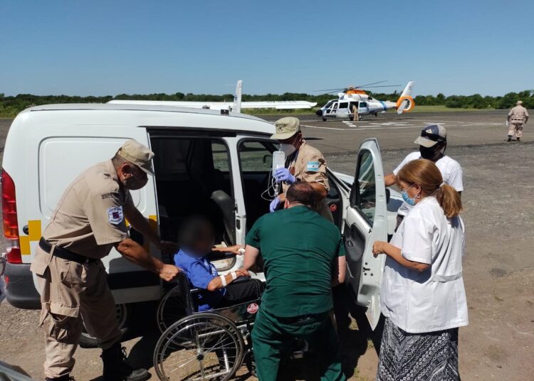 Martín García: Prefectura aeroevacuó a una mujer que requería asistencia médica inmediata