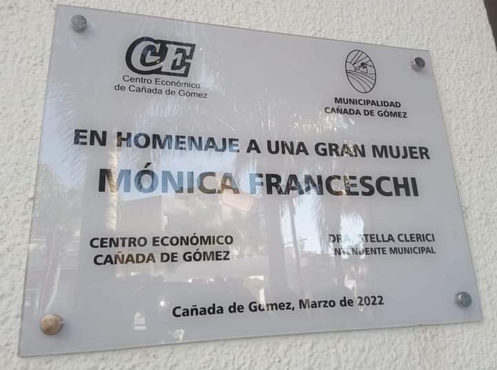 El Centro Económico junto al Municipio homenajearon Mónica Fransceschi