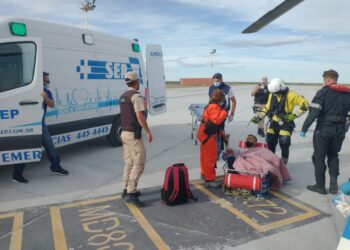 (VIDEO) Impresionante operativo en el Mar Argentino: Prefectura aeroevacuó a un tripulante herido