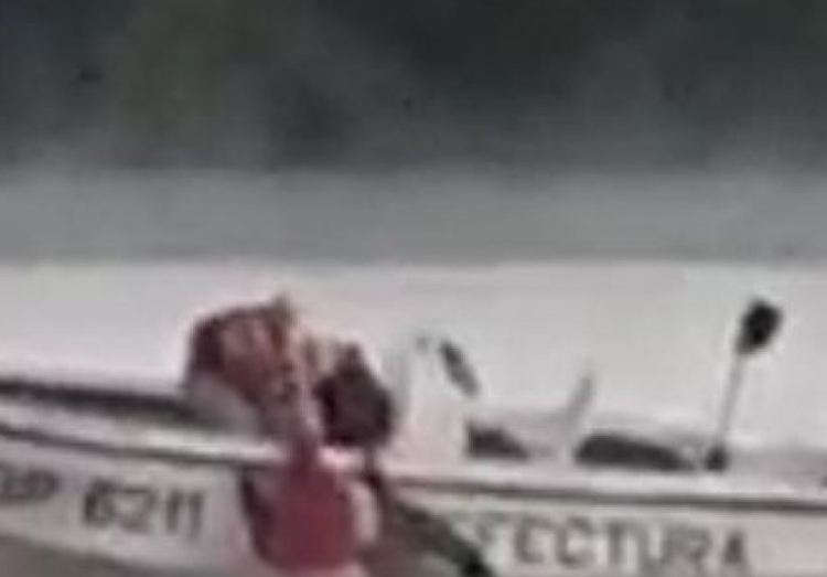 Un hombre que cayó del puente de Zárate y fue rescatado por Prefectura