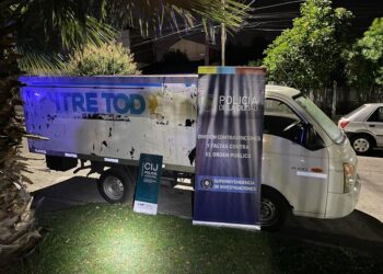 Afiches contra CFK: Allanaron la casa de quién habría encargado los afiches