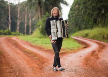 El Chango Spasiuk brindará un concierto en el Monumento a la Bandera