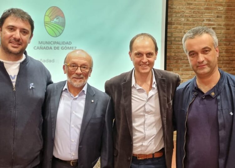 Guillermo Martínez fue declarado Ciudadano Ilustre de Cañada de Gómez