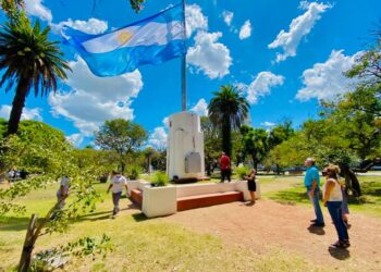Mozzoni solicita al Municipio la renovación de la Banderas Argentinas en distintos espacios públicos