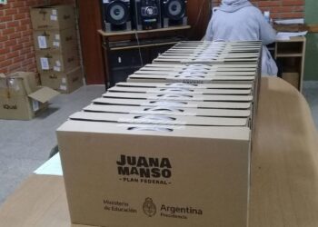 La intendente participó de la entrega de netbooks en la Escuela Técnica