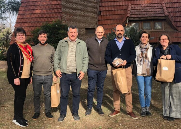 Recorrida de Rasetto junto al Director del ENaCom por una mejor conectividad en Iriondo