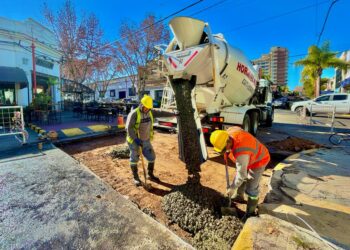 La municipalidad Cañada de Gomez realiza trabajos de bacheo en la ciudad