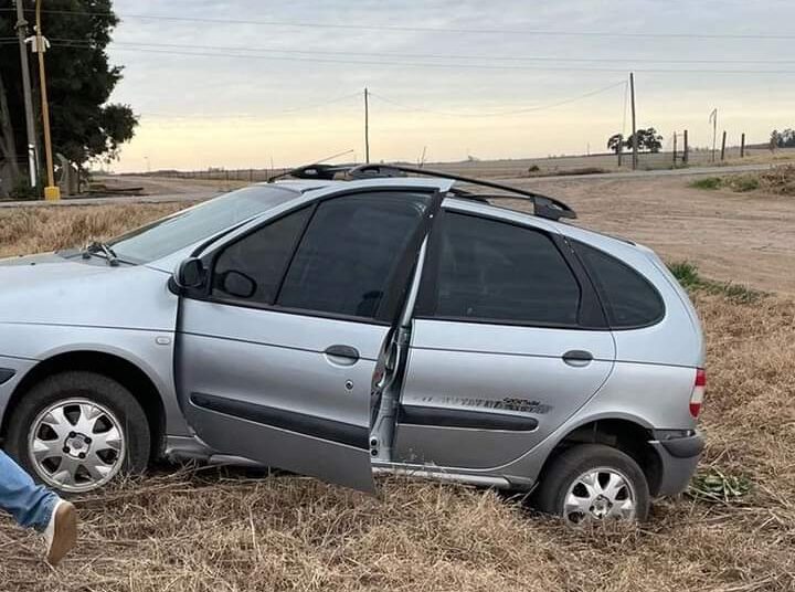 Montes de Oca: Un automóvil despistó en solitario