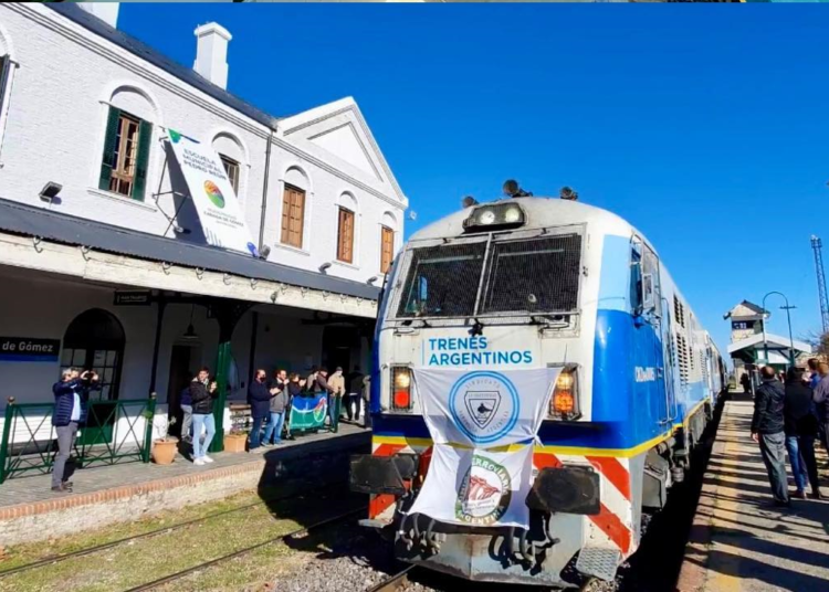 El gobierno cañadense anunció que el tren de cercanía Cañada-Rosario está muy cerca de concretarse         