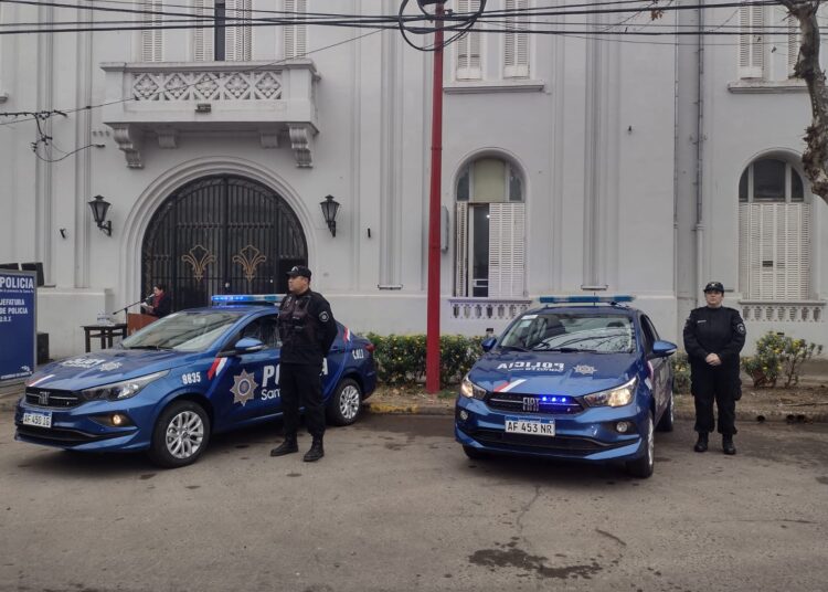 El Ministerio de Seguridad de la provincia de Santa Fe hizo entrega de 6 unidades móviles nuevas a la U.R. X