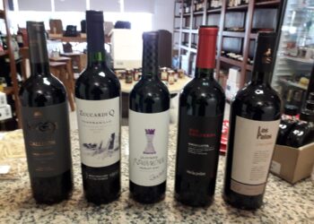 Vinicius Vinoteca presenta «Gran degustación de vinos de Alta Gama con cepas no tradicionales»